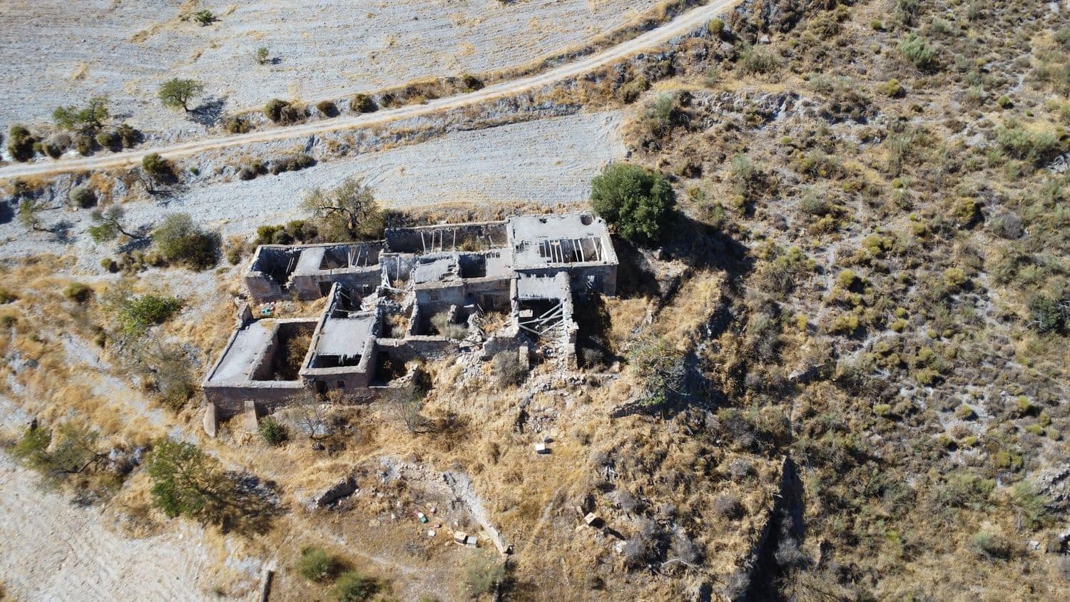 Grunde uden byggetilladelser til salg i Turon - € 9.900 (Ref: 9206158)