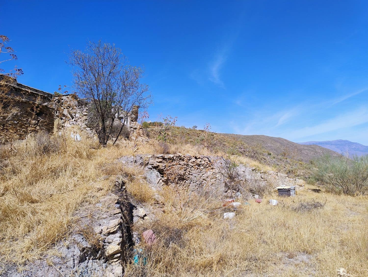 Grunde uden byggetilladelser til salg i Turon - € 9.900 (Ref: 9206158)