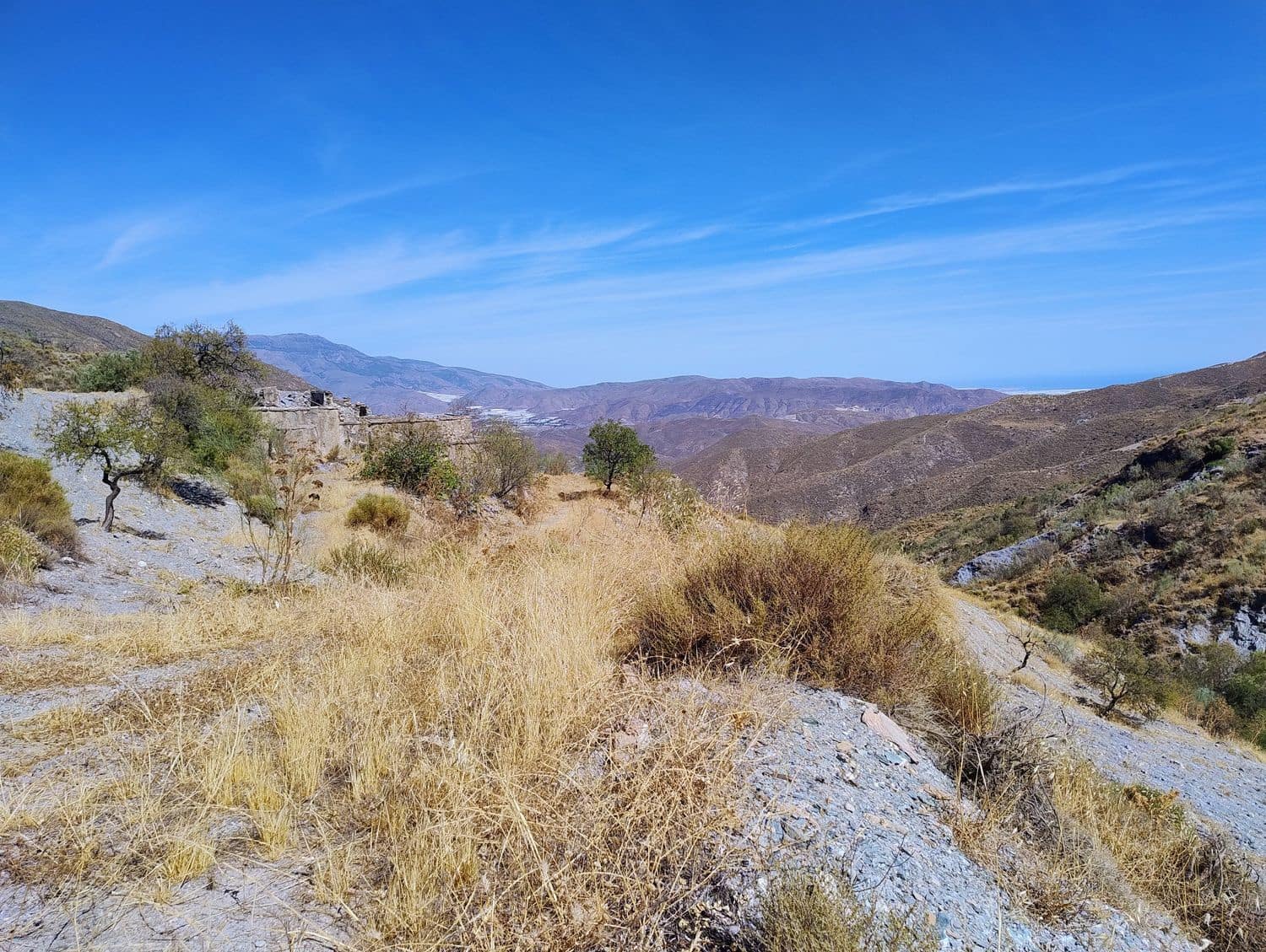 Grunde uden byggetilladelser til salg i Turon - € 9.900 (Ref: 9206158)