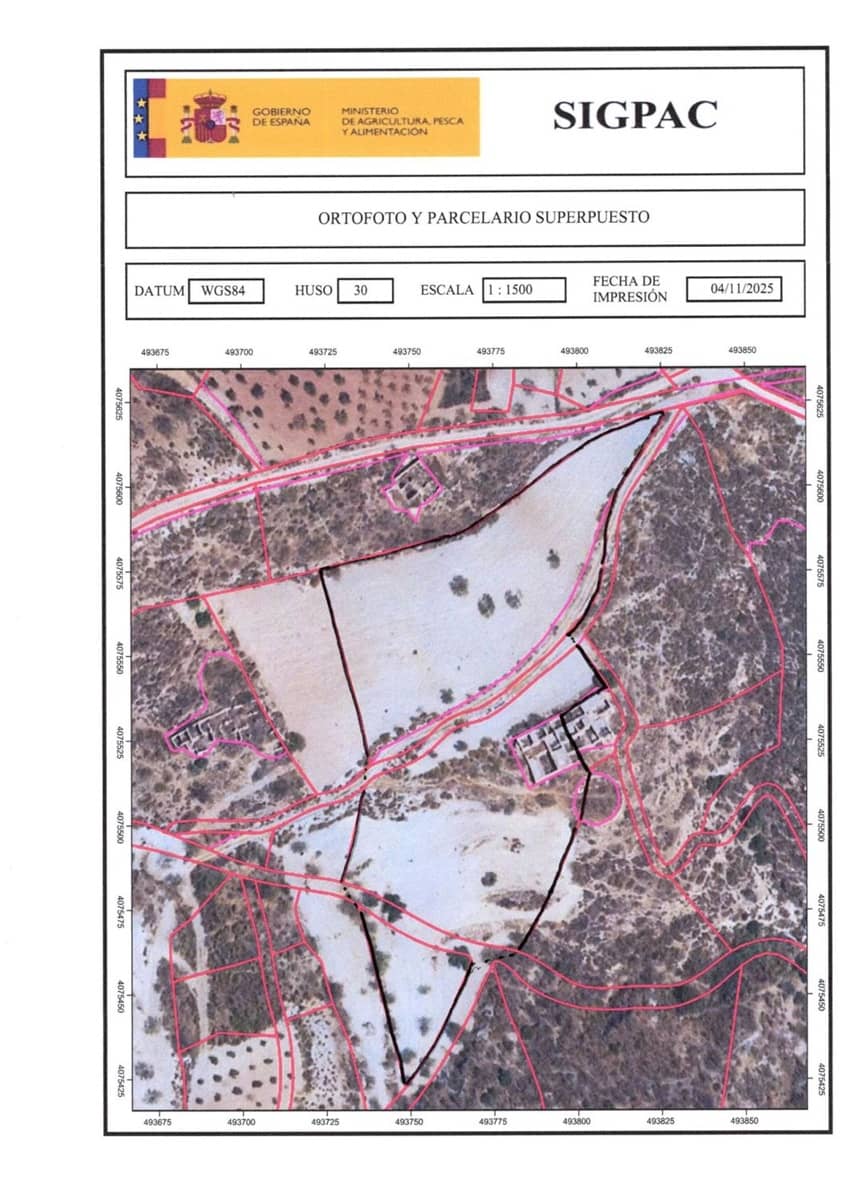 Grunde uden byggetilladelser til salg i Turon - € 9.900 (Ref: 9206158)