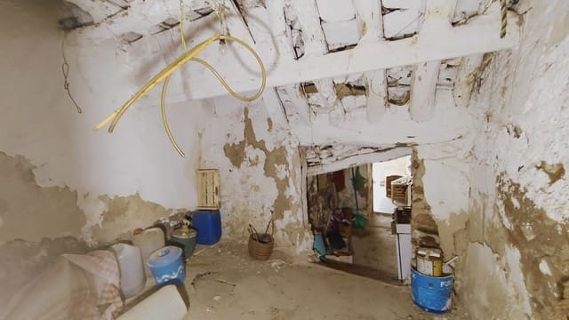 4 soveværelse Finca/Landehus til salg i Turón med garage - € 28.900 (Ref: 9335568)