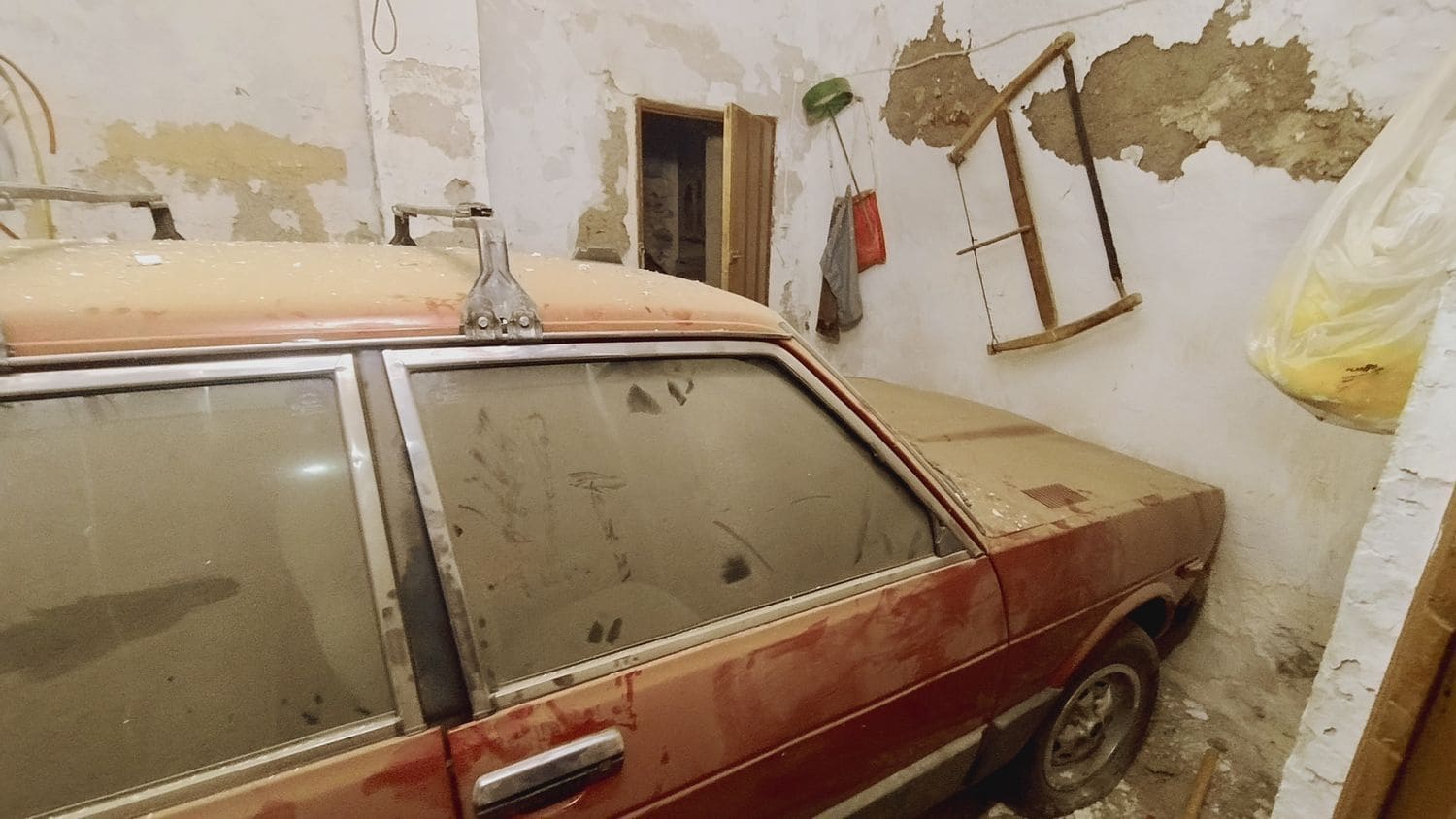 4 soveværelse Finca/Landehus til salg i Turon med garage - € 28.900 (Ref: 9335568)