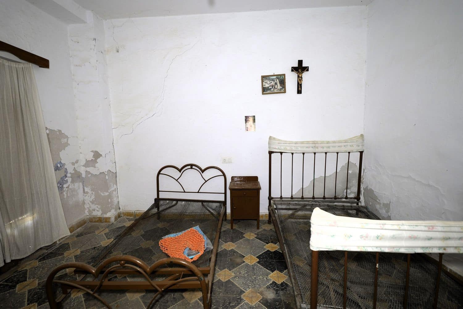 4 soveværelse Finca/Landehus til salg i Turon med garage - € 28.900 (Ref: 9335568)