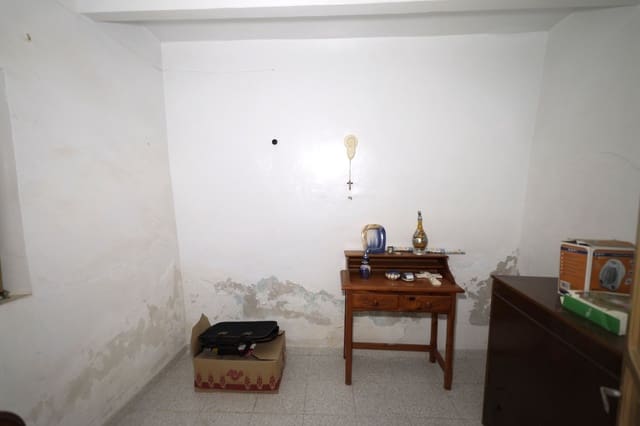 3 makuuhuone Omakotitalo myytävänä paikassa Berja mukana 
autotalli - 84 000 € (Ref: 9451762)