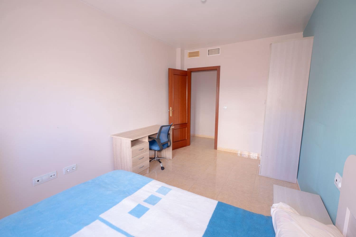 3 bedroom Apartment for sale in El Ejido with garage - € 120,000 (Ref: 9523879)