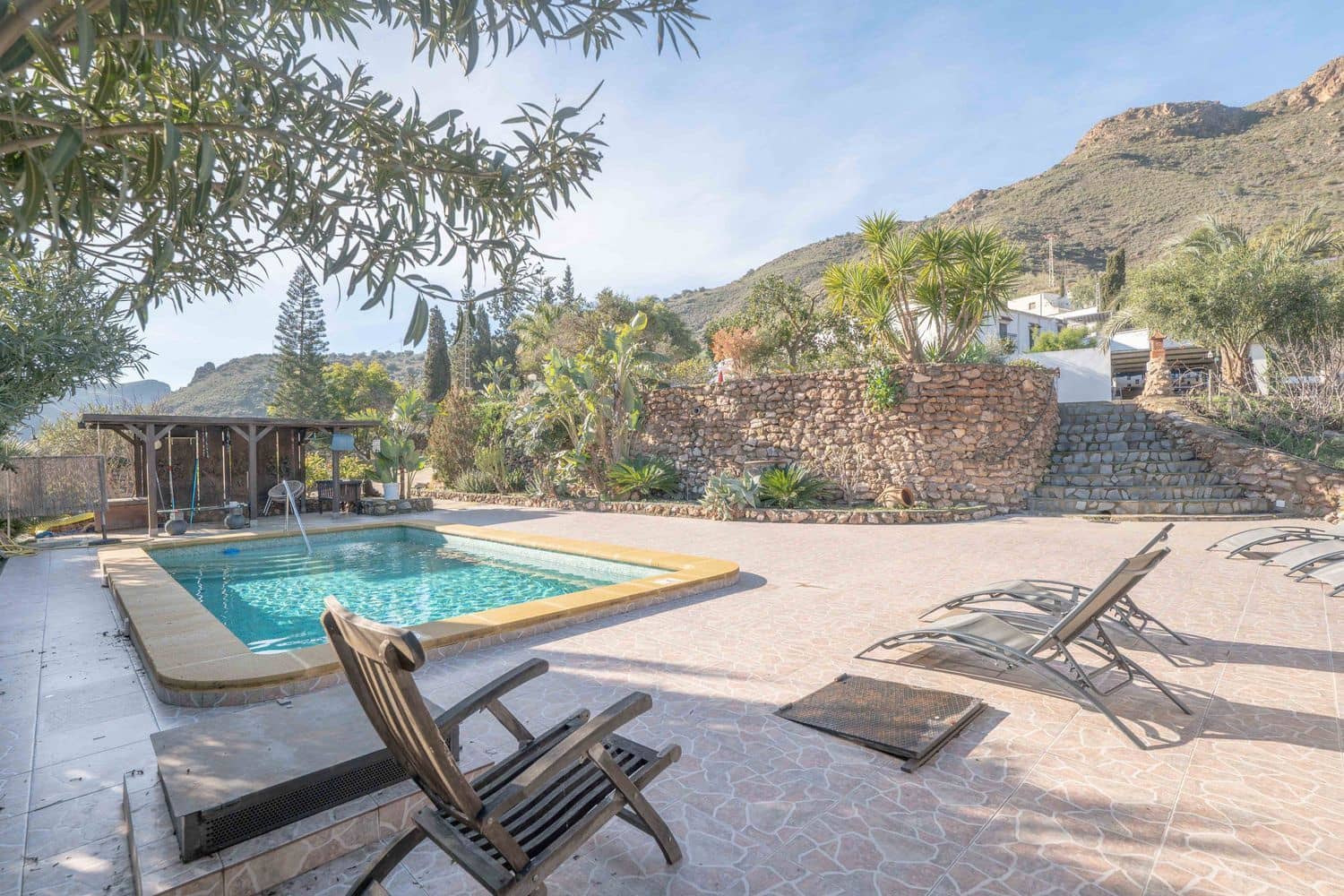 6 bedroom Villa for sale in Berja with garage - € 290,000 (Ref: 9535481)