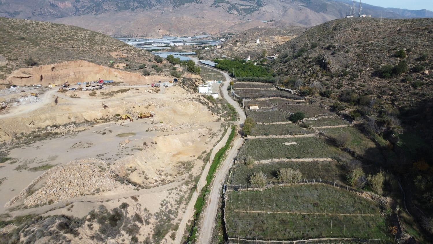 Ubebygd land til salgs i Dalias - € 200 000 (Ref: 9550553)