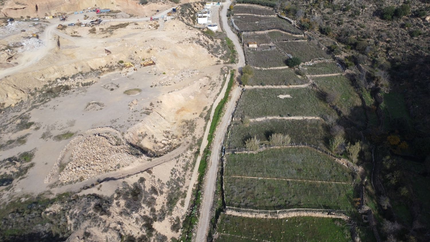 Ubebygd land til salgs i Dalias - € 200 000 (Ref: 9550553)