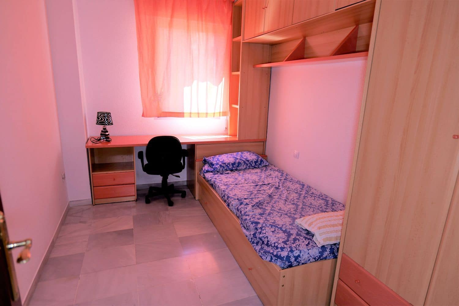 3 bedroom Apartment for rent in Granada city with garage - € 850 (Ref: 9719402)