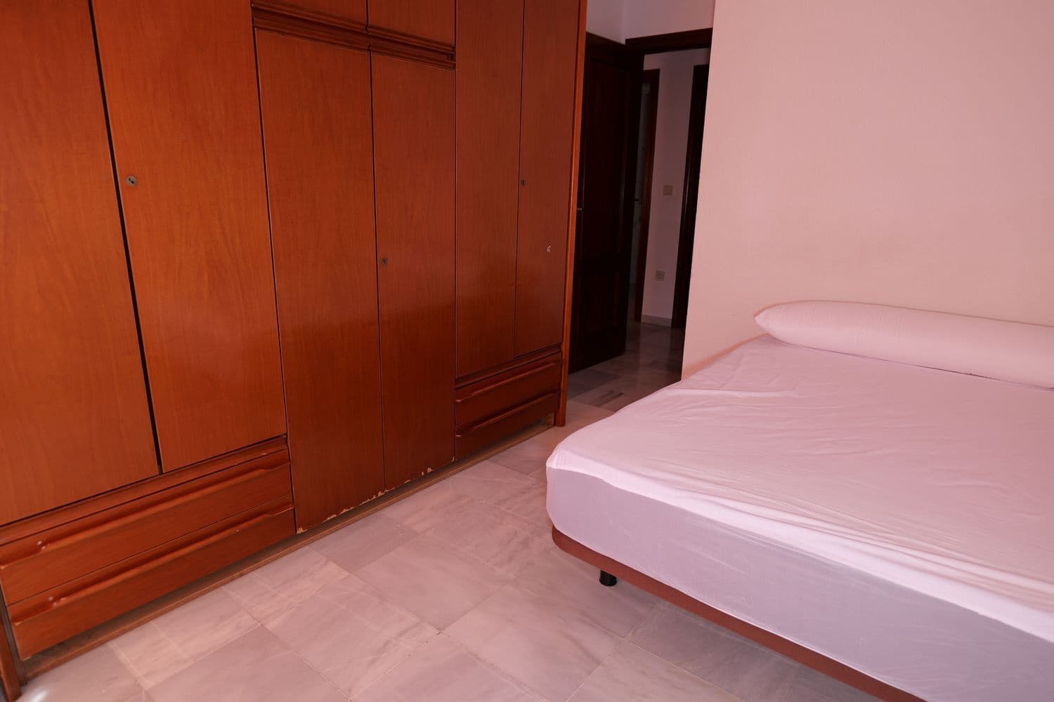 3 bedroom Apartment for rent in Granada city with garage - € 850 (Ref: 9719402)