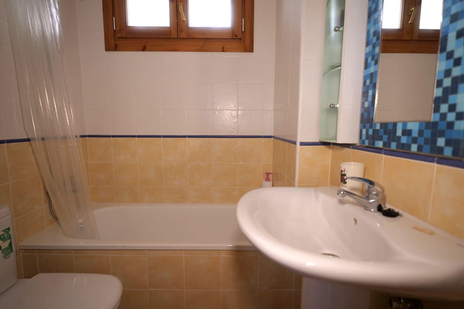 4 bedroom Townhouse for sale in Picena with garage - € 59,700 (Ref: 9741467)