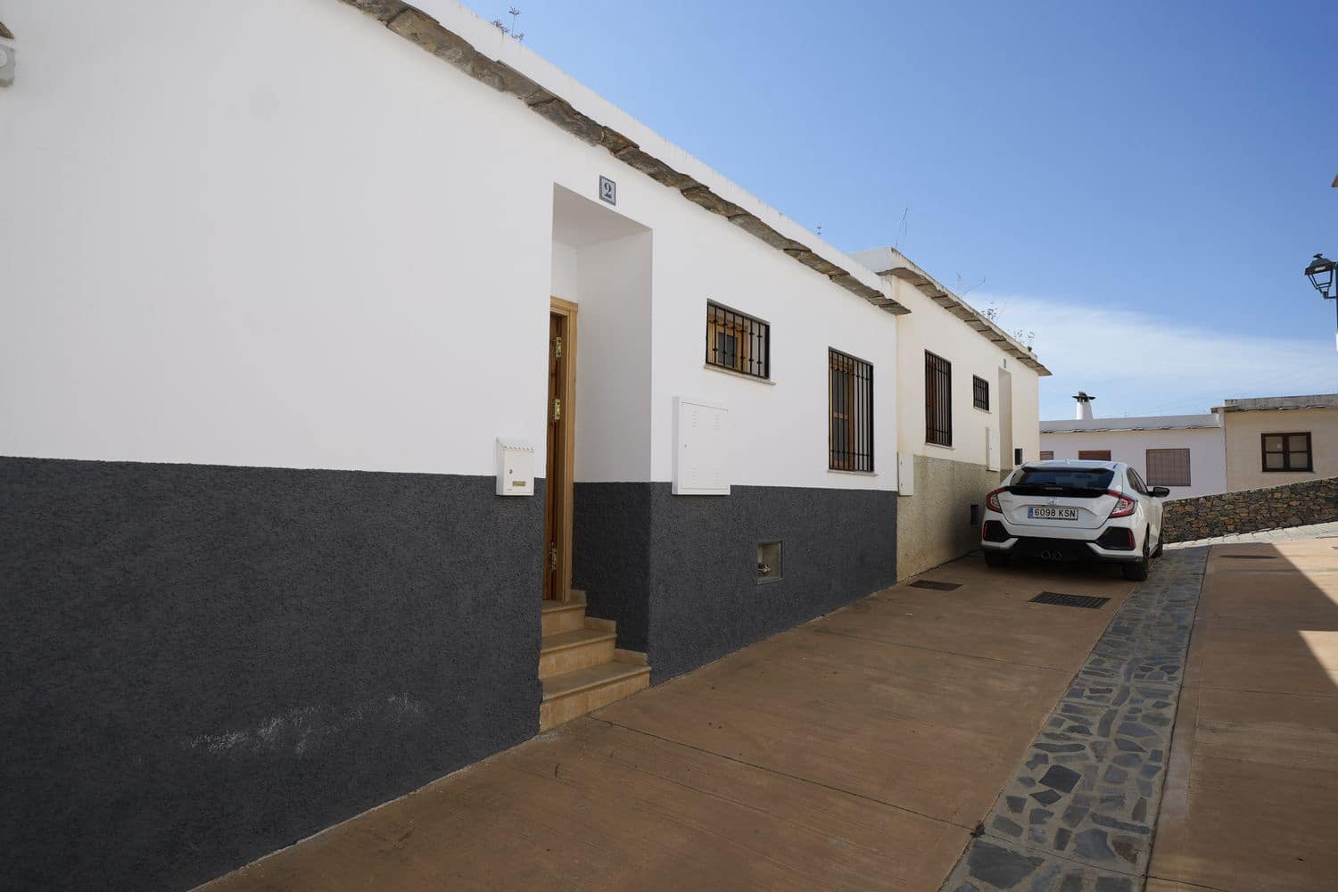 4 bedroom Townhouse for sale in Picena with garage - € 59,700 (Ref: 9741467)