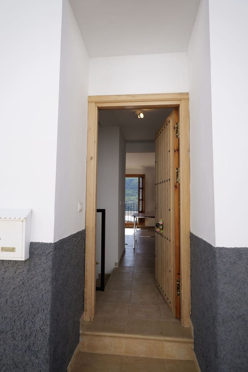 4 bedroom Townhouse for sale in Picena with garage - € 59,700 (Ref: 9741467)