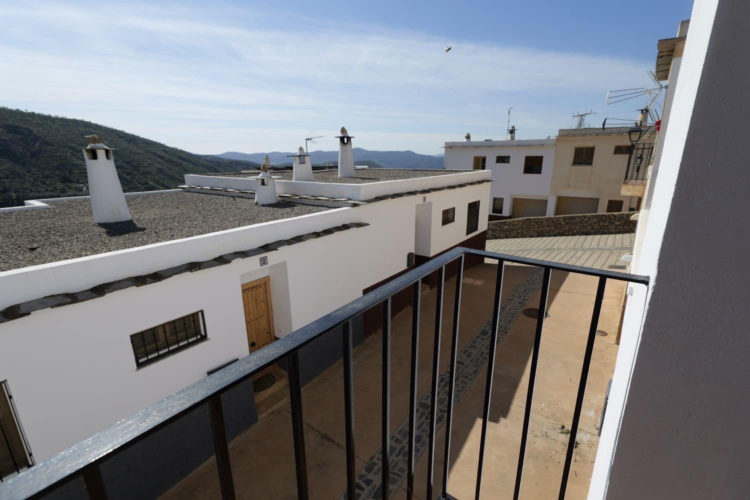 4 bedroom Townhouse for sale in Picena with garage - € 59,700 (Ref: 9741467)