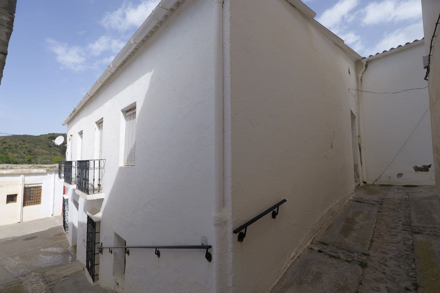 6 bedroom Townhouse for sale in Lobras with garage - € 79,000 (Ref: 9764893)