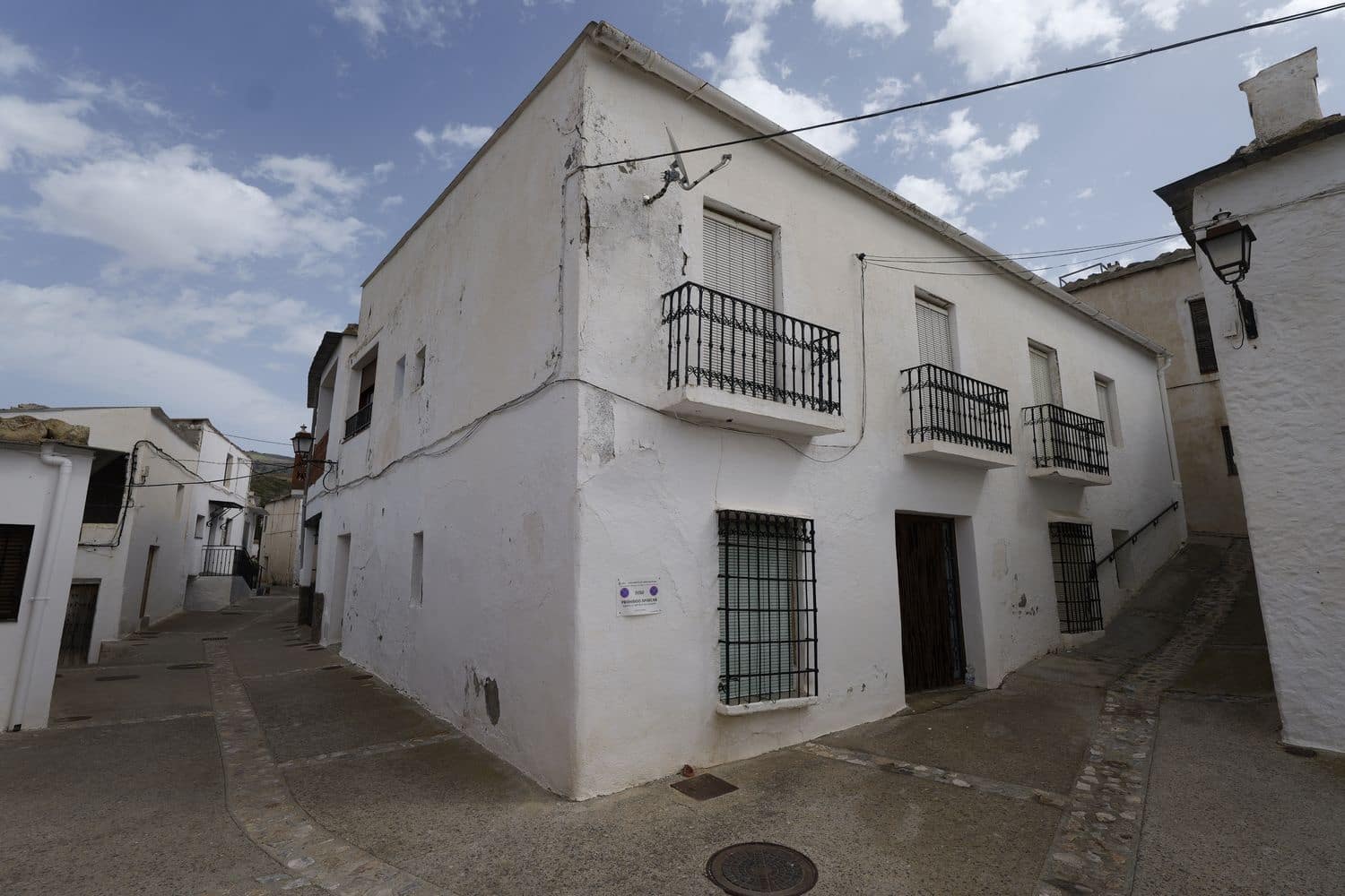 6 bedroom Townhouse for sale in Lobras with garage - € 79,000 (Ref: 9764893)