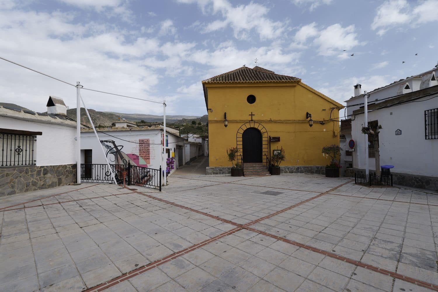 6 bedroom Townhouse for sale in Lobras with garage - € 79,000 (Ref: 9764893)
