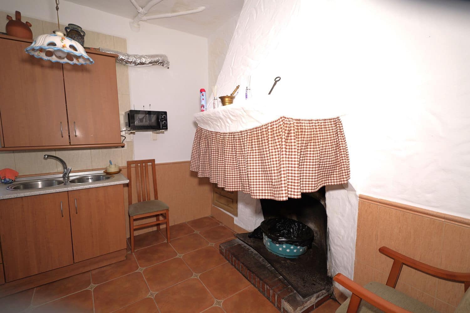 6 bedroom Townhouse for sale in Lobras with garage - € 79,000 (Ref: 9764893)