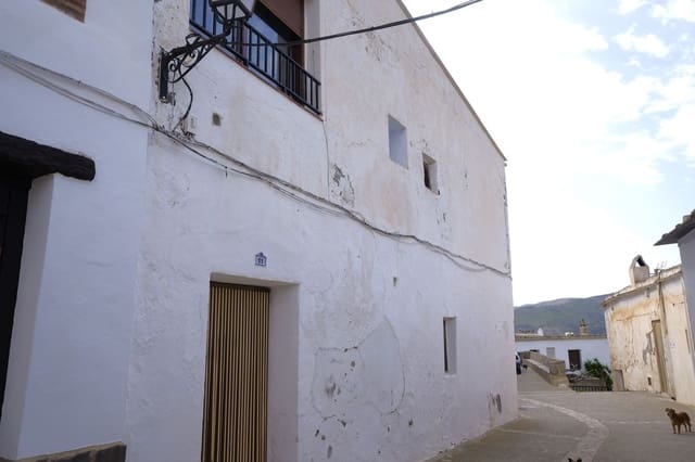 6 slaapkamer Huis te koop in Lobras met garage - € 79.000 (Ref: 9764893)