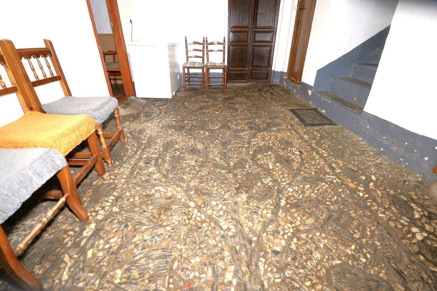 6 bedroom Townhouse for sale in Lobras with garage - € 79,000 (Ref: 9764893)