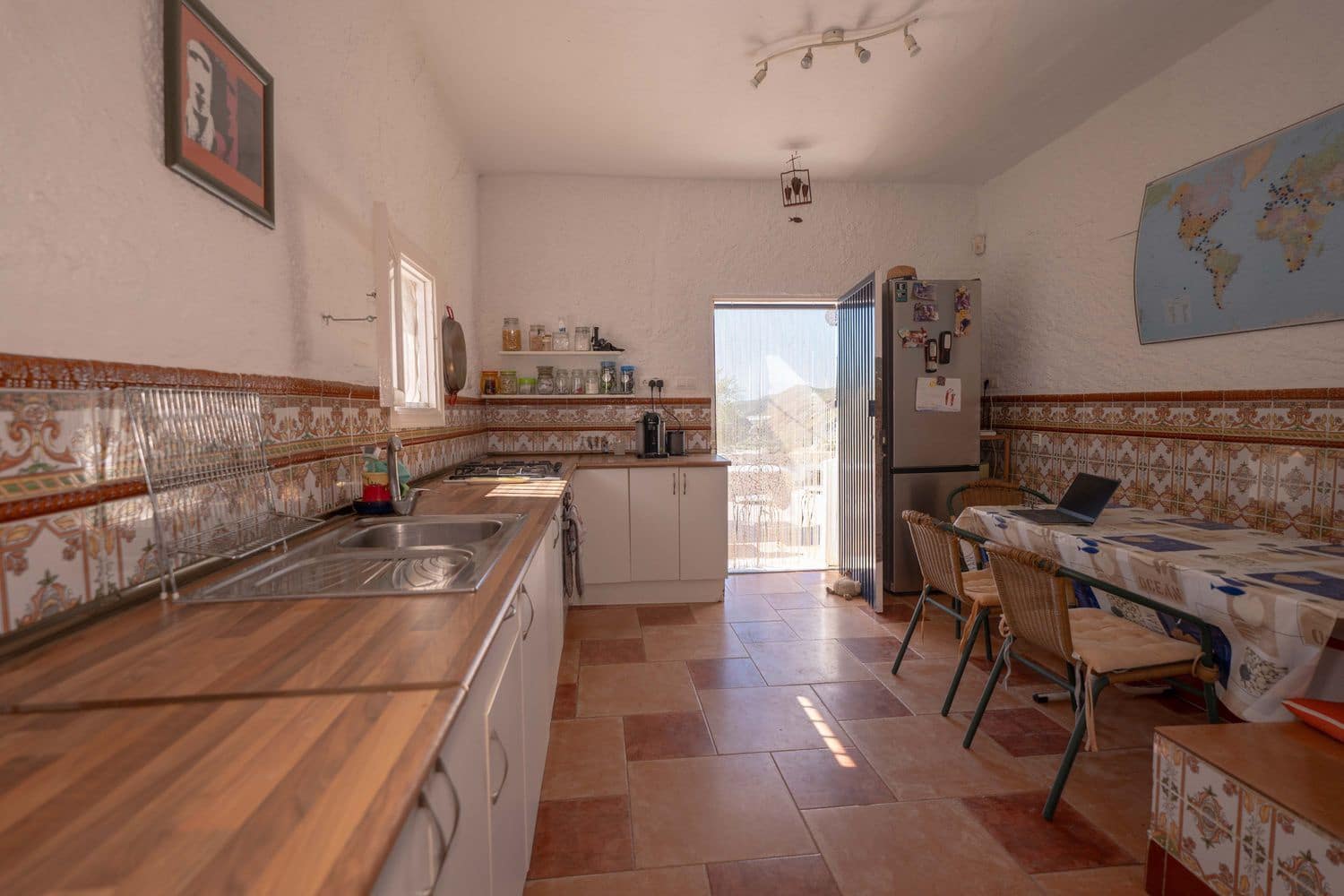 5 soveværelse Villa til salg i Almeria by med swimmingpool garage - € 160.000 (Ref: 9805962)