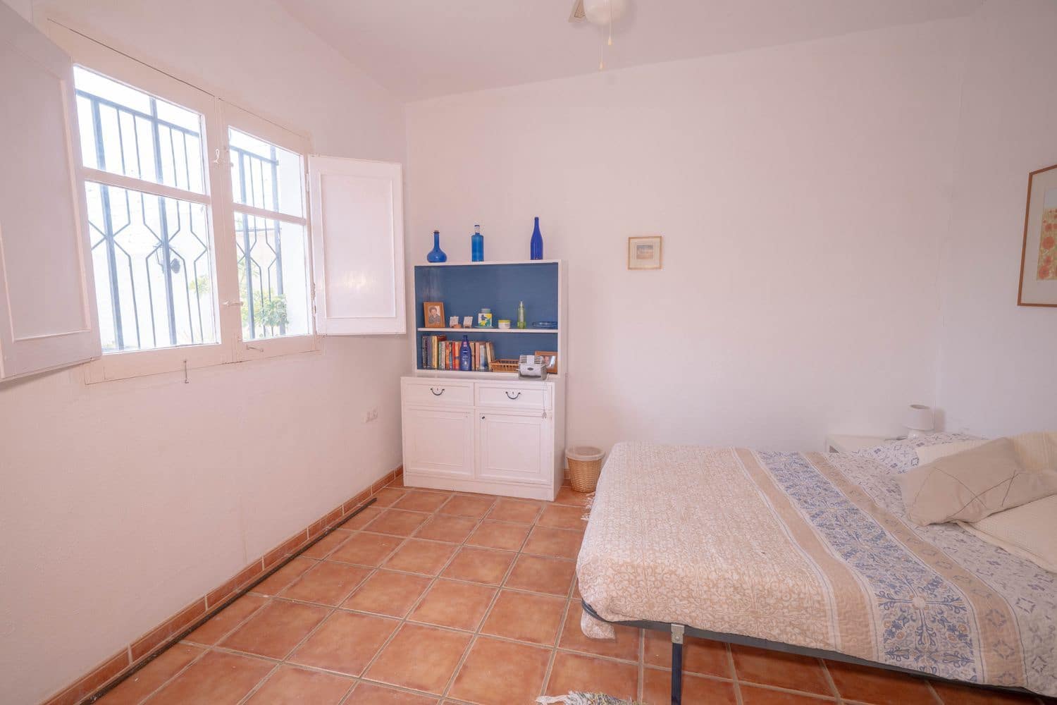 5 soveværelse Villa til salg i Almeria by med swimmingpool garage - € 160.000 (Ref: 9805962)