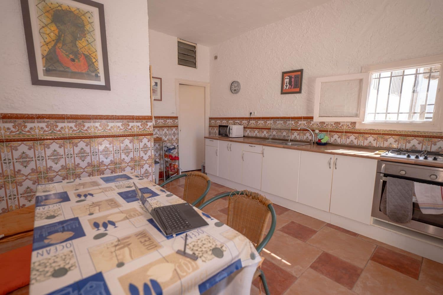 5 soveværelse Villa til salg i Almeria by med swimmingpool garage - € 160.000 (Ref: 9805962)