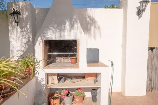 5 soveværelse Villa til salg i Almería by med swimmingpool garage - € 160.000 (Ref: 9805962)