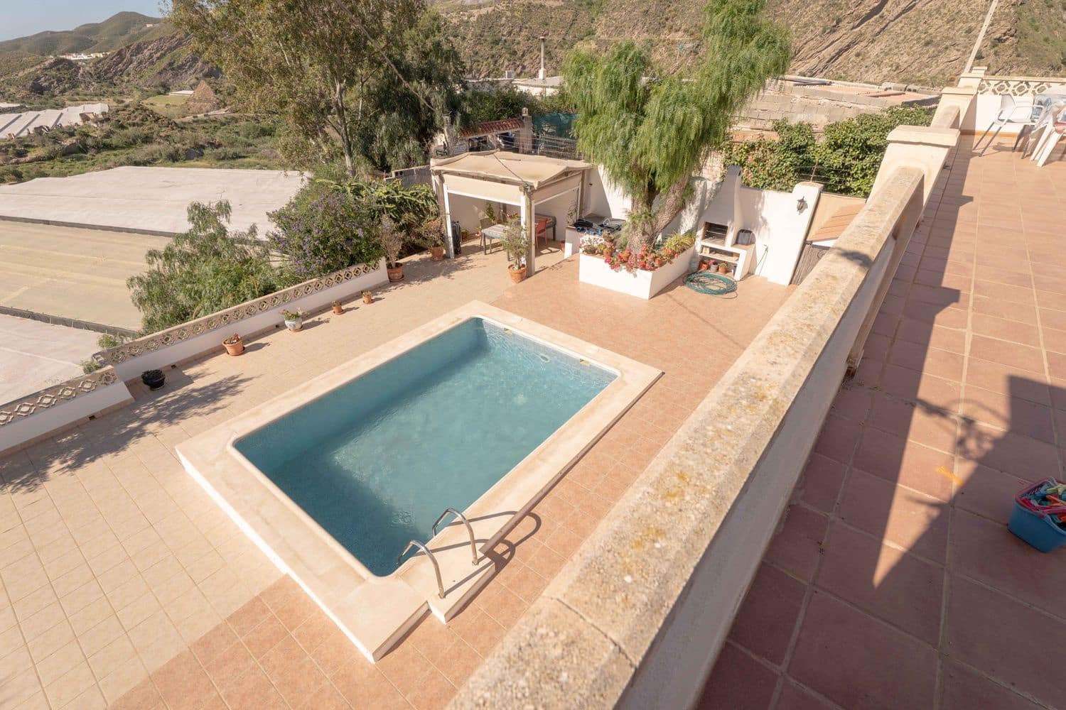 5 soveværelse Villa til salg i Almeria by med swimmingpool garage - € 160.000 (Ref: 9805962)