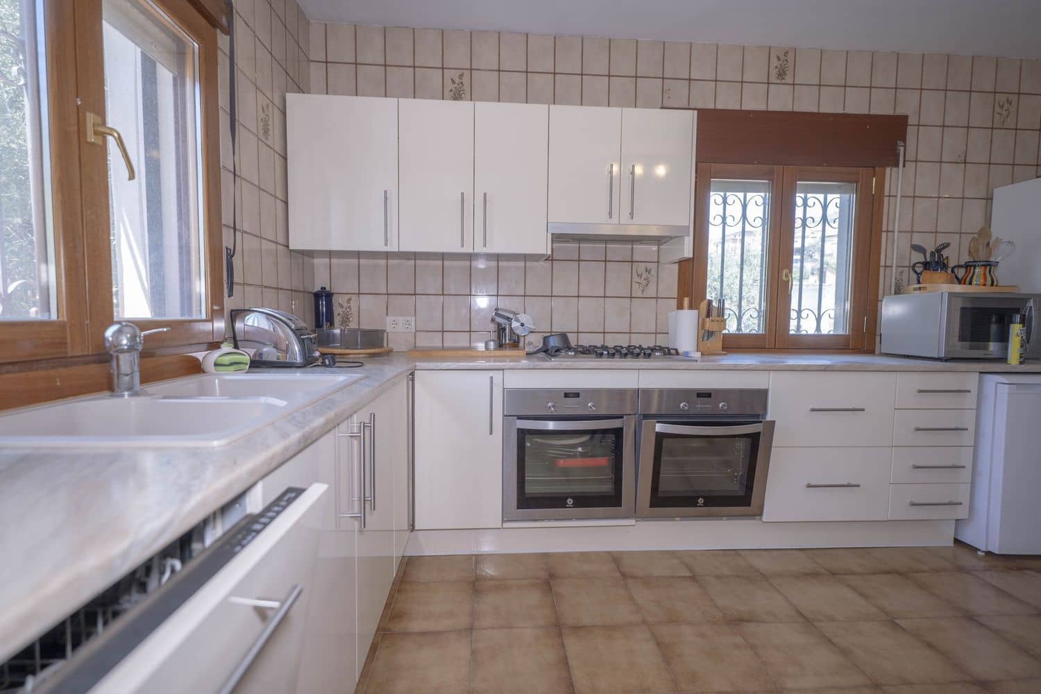 6 bedroom Villa for sale in Valor with pool garage - € 190,000 (Ref: 9893658)