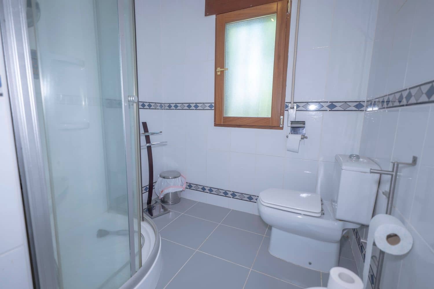 6 bedroom Villa for sale in Valor with pool garage - € 190,000 (Ref: 9893658)