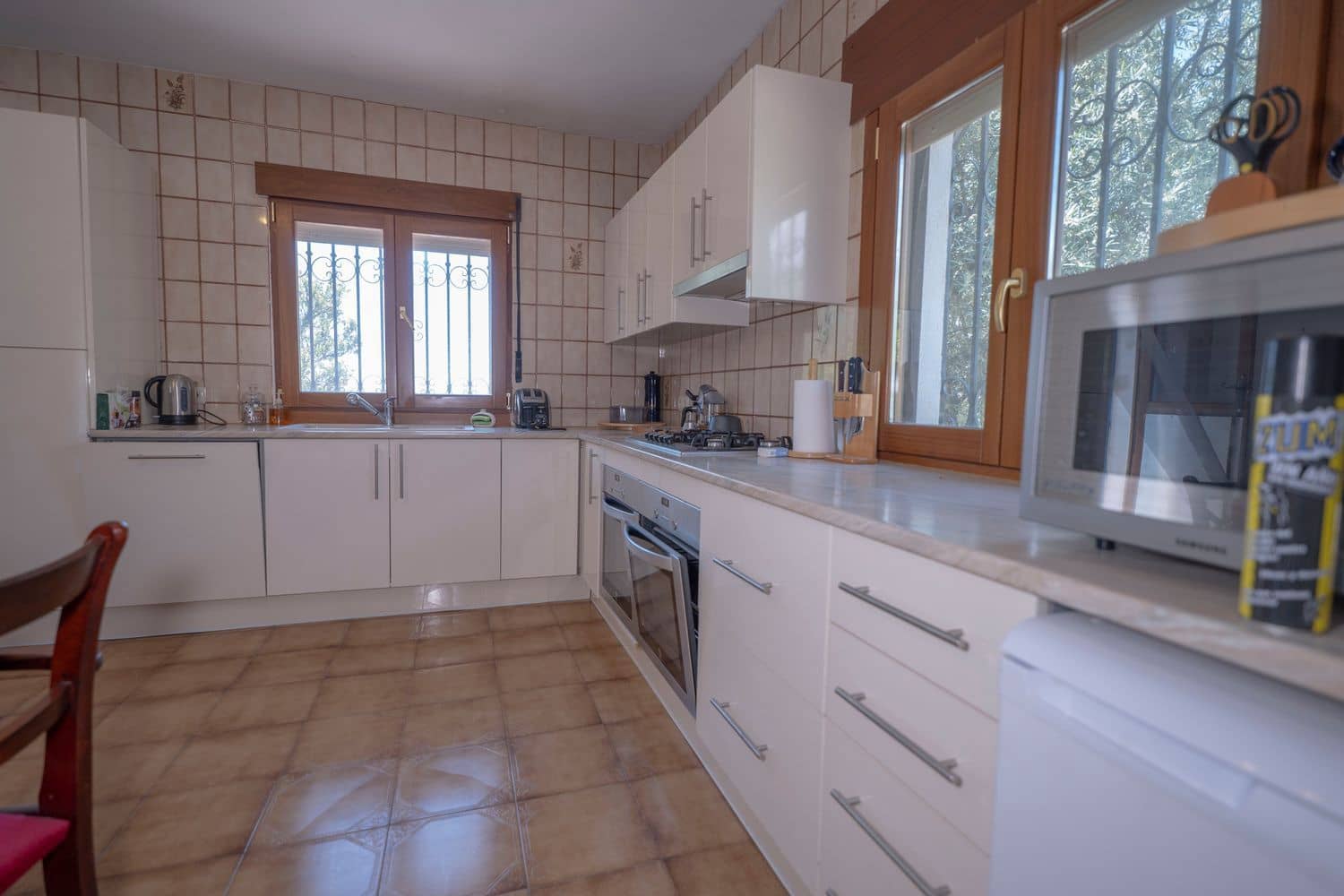 6 bedroom Villa for sale in Valor with pool garage - € 190,000 (Ref: 9893658)
