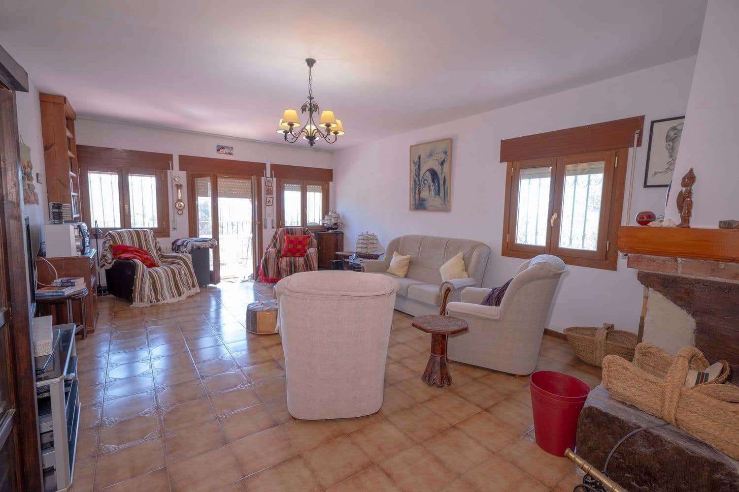 6 bedroom Villa for sale in Valor with pool garage - € 190,000 (Ref: 9893658)