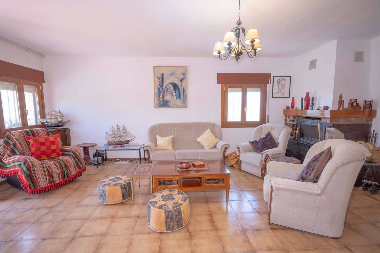 6 bedroom Villa for sale in Valor with pool garage - € 190,000 (Ref: 9893658)