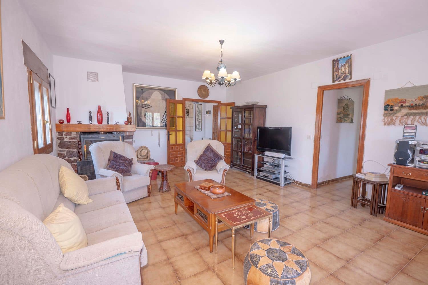 6 bedroom Villa for sale in Valor with pool garage - € 190,000 (Ref: 9893658)