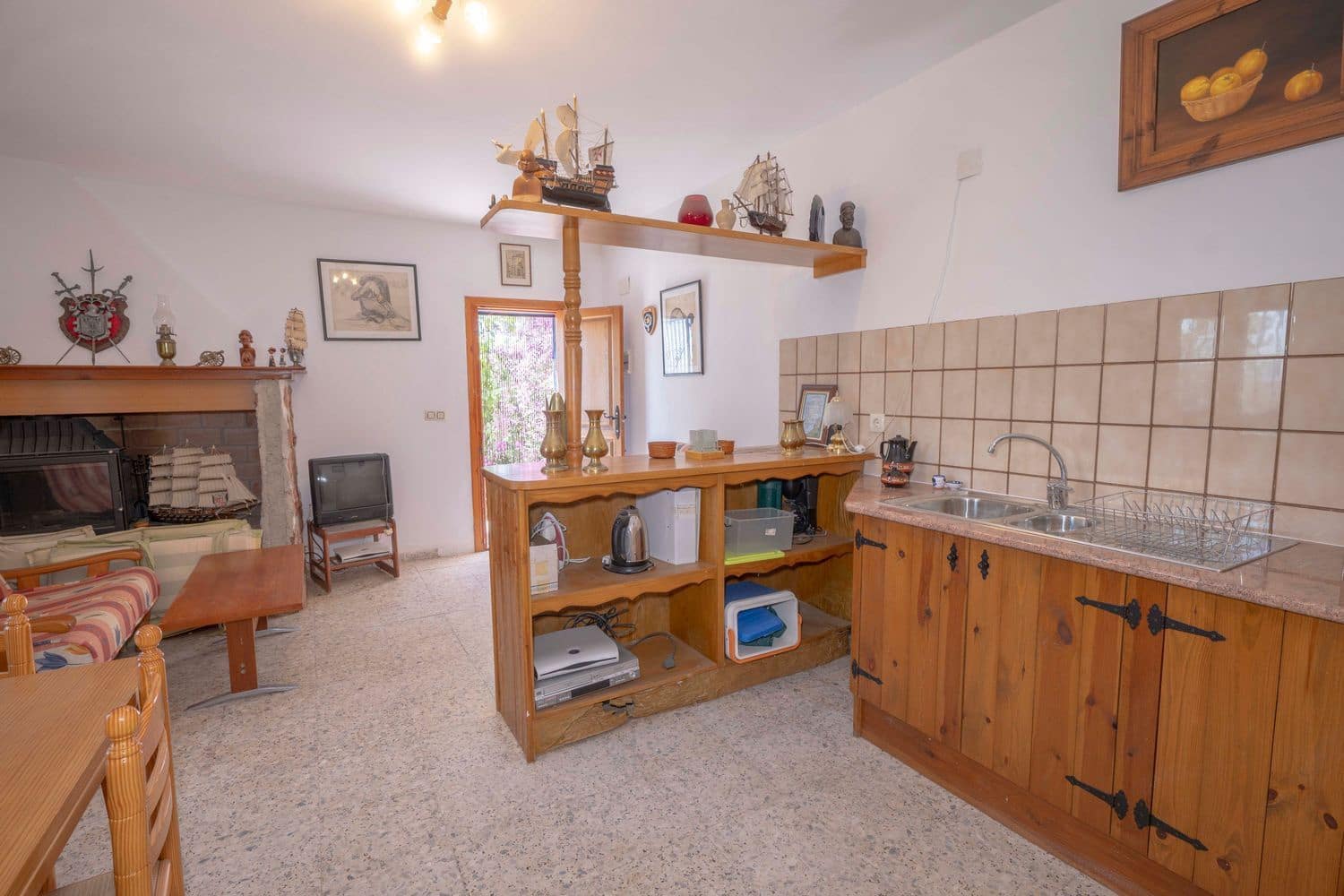 6 bedroom Villa for sale in Valor with pool garage - € 190,000 (Ref: 9893658)
