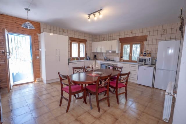 6 bedroom Villa for sale in Válor with pool garage - € 190,000 (Ref: 9893658)