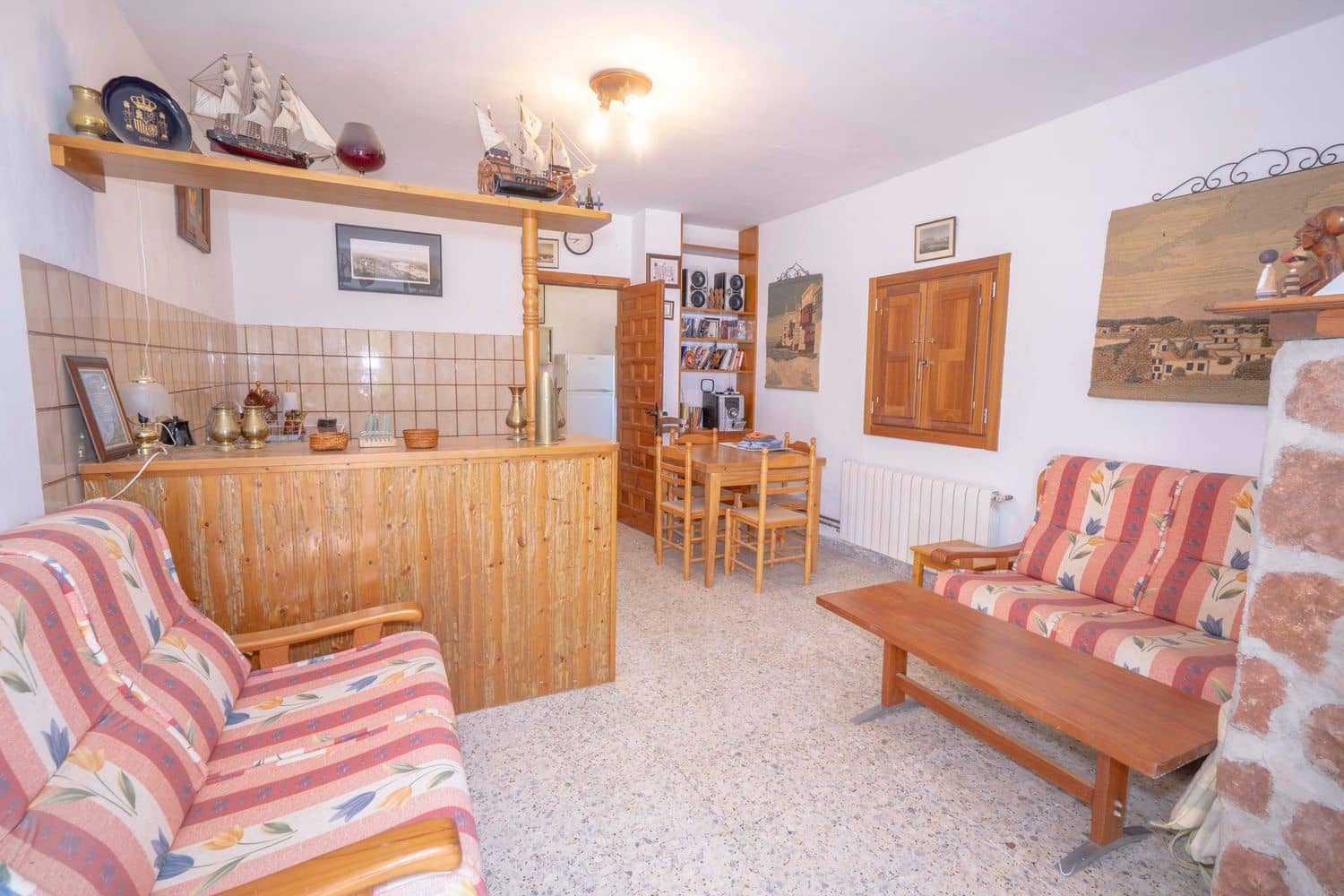 6 bedroom Villa for sale in Valor with pool garage - € 190,000 (Ref: 9893658)
