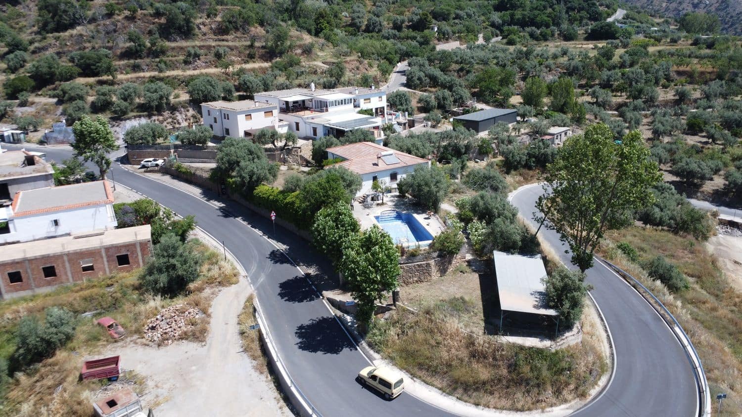 6 bedroom Villa for sale in Valor with pool garage - € 190,000 (Ref: 9893658)