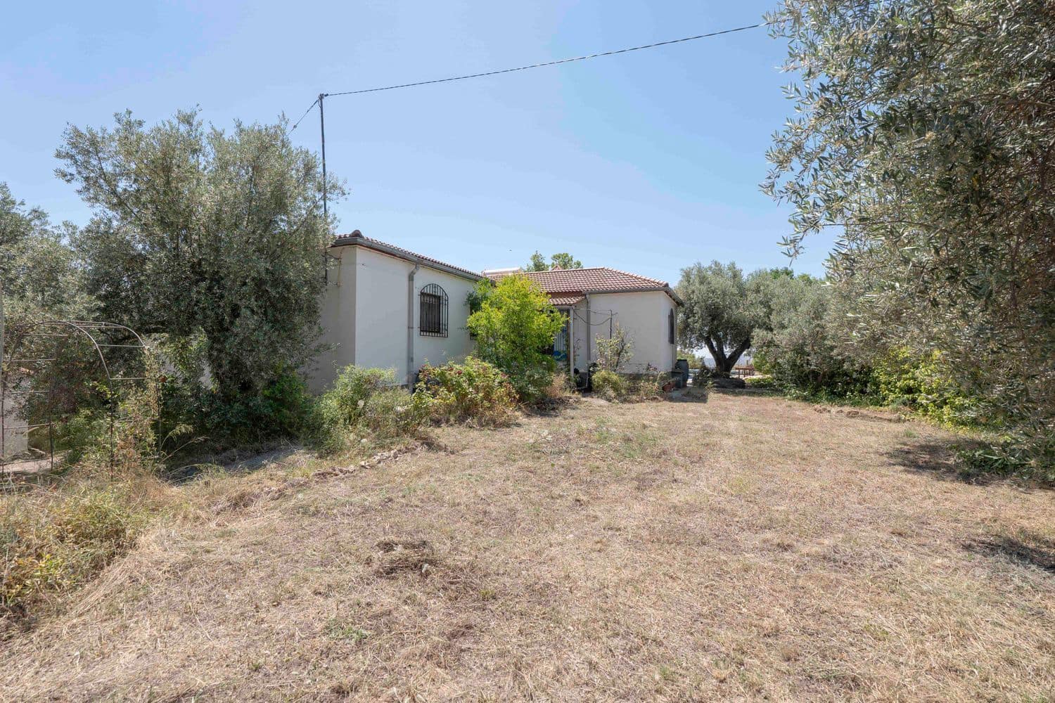 6 bedroom Villa for sale in Valor with pool garage - € 190,000 (Ref: 9893658)