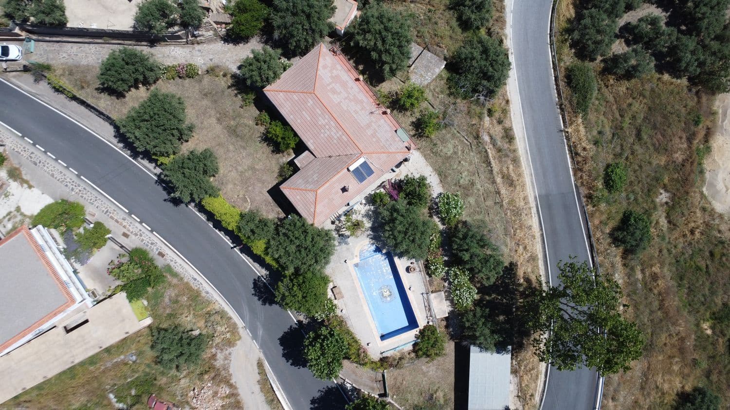 6 bedroom Villa for sale in Valor with pool garage - € 190,000 (Ref: 9893658)