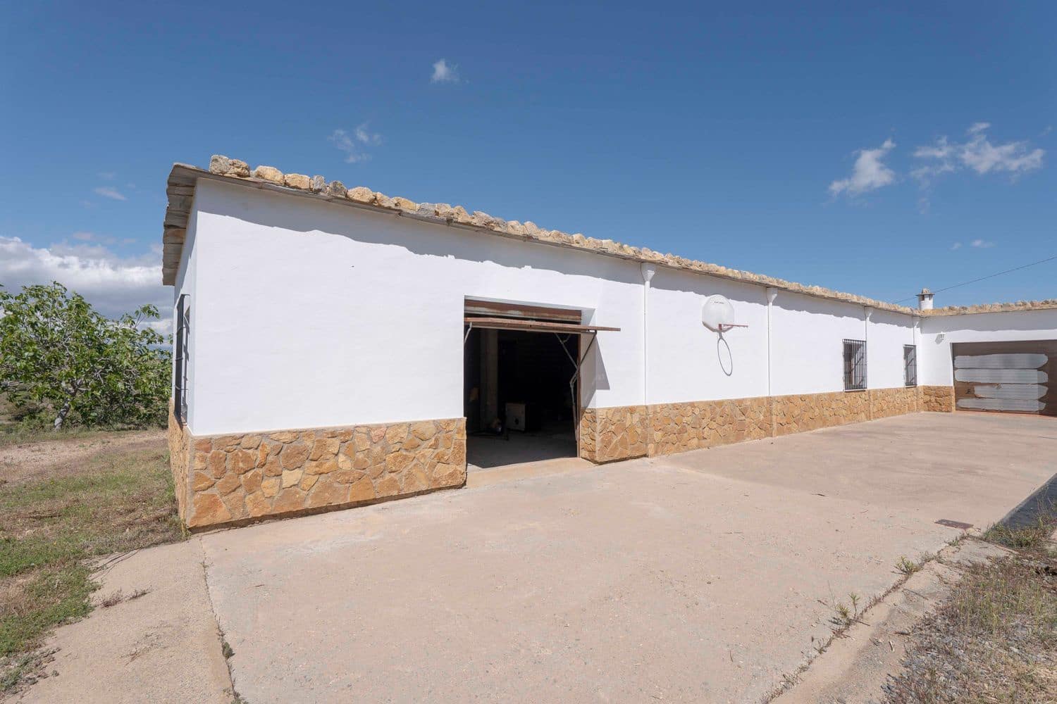 3 bedroom Villa for sale in Murtas with pool garage - € 350,000 (Ref: 9893659)