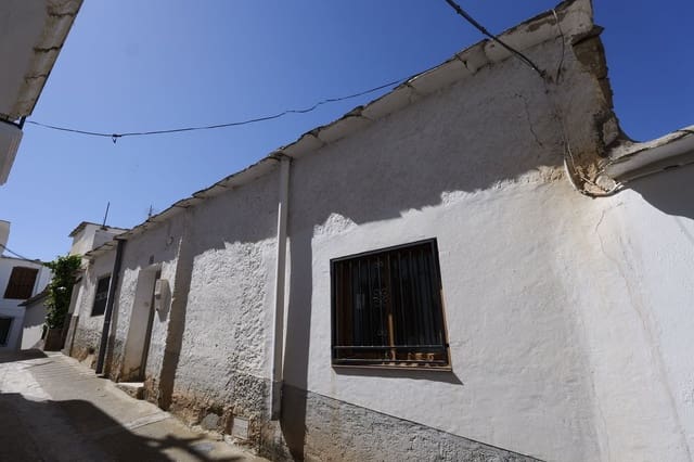 Casa de 3 habitaciones en Laroles, Nevada en venta con garaje - 45.000 € (Ref: 9912431)