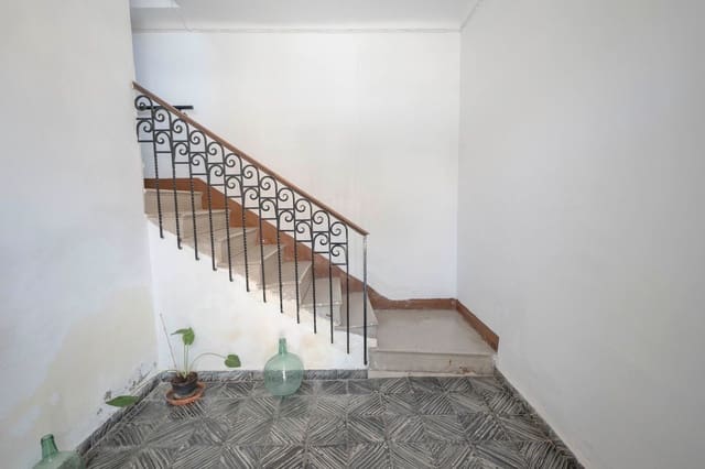 4 sovrum Lägenhet till salu i Ugíjar med garage - 99 700 € (Ref: 9912432)