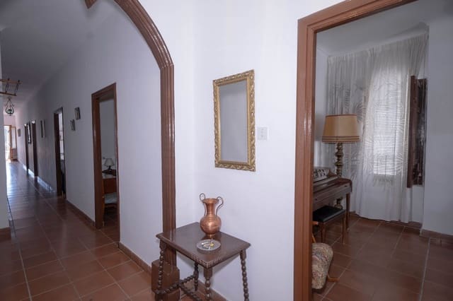 4 sovrum Lägenhet till salu i Ugíjar med garage - 99 700 € (Ref: 9912432)