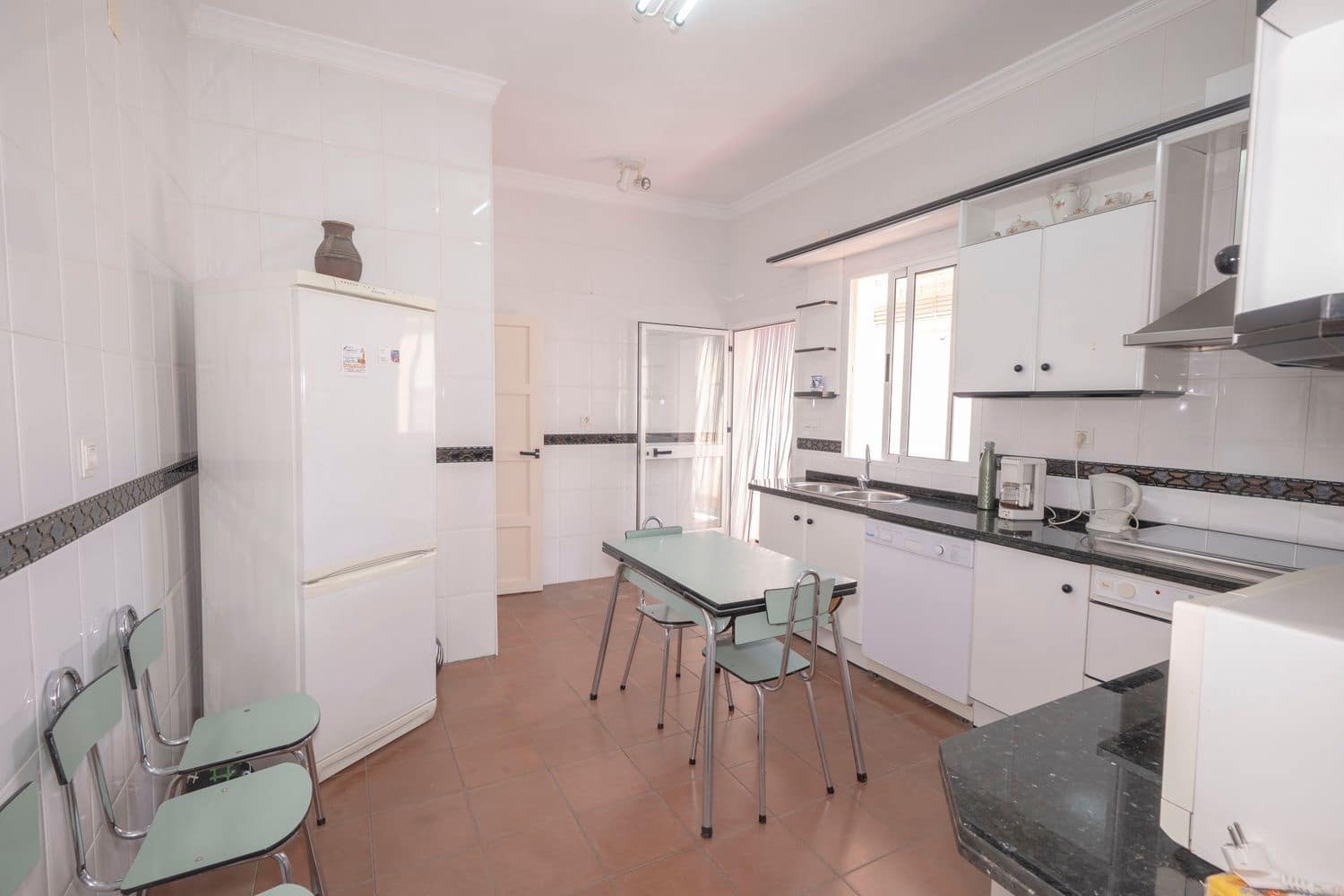 4 sovrum Lägenhet till salu i Ugijar med garage - 99 700 € (Ref: 9912432)