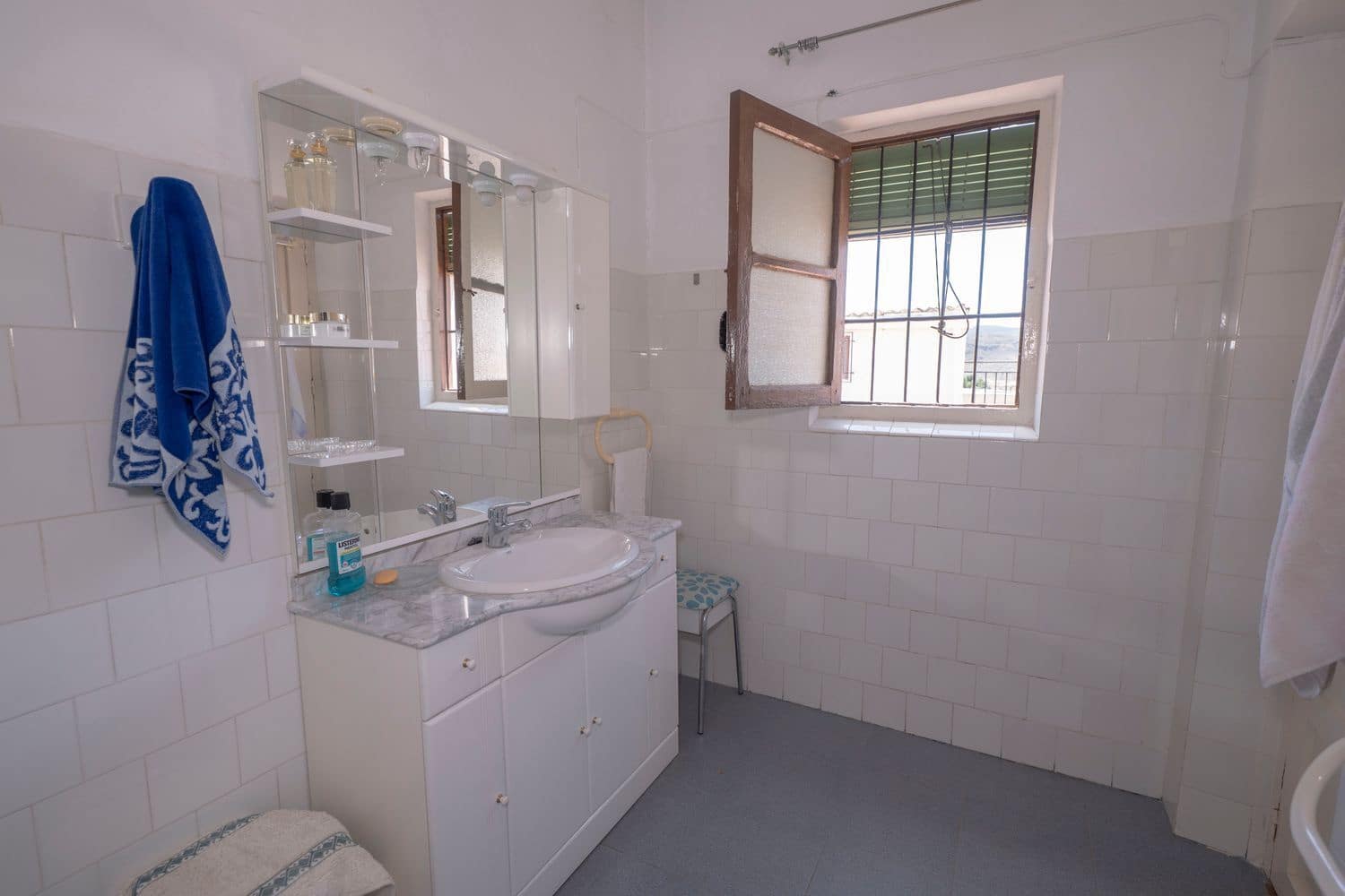 4 sovrum Lägenhet till salu i Ugijar med garage - 99 700 € (Ref: 9912432)