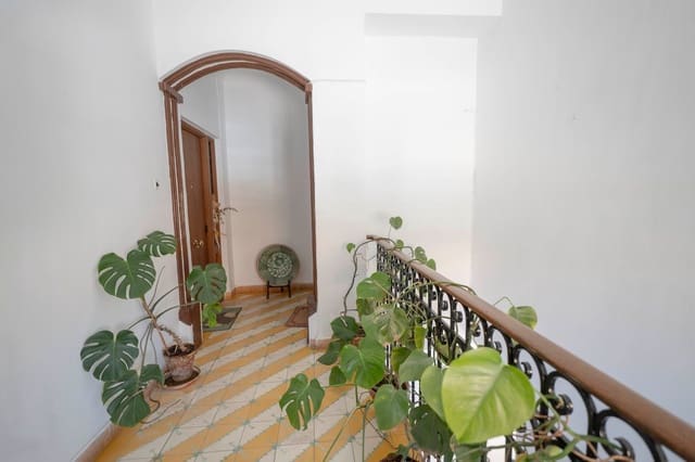 4 sovrum Lägenhet till salu i Ugíjar med garage - 99 700 € (Ref: 9912432)