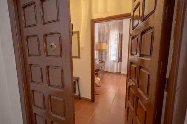 4 sovrum Lägenhet till salu i Ugíjar med garage - 99 700 € (Ref: 9912432)