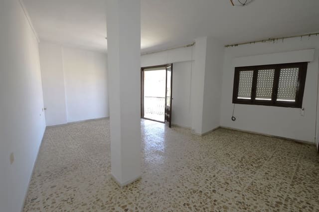 4 soverom Leilighet til salgs i Berja med garasje - € 85 000 (Ref: 9976664)